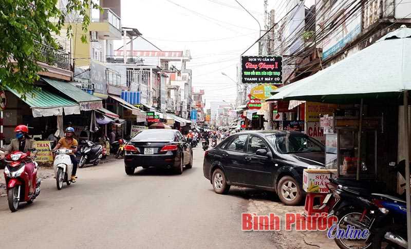 Đỗ xe &ocirc;t&ocirc; vi phạm luật giao th&ocirc;ng