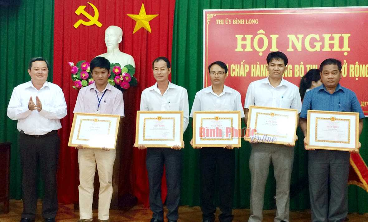 Qu&yacute; I/2017, B&igrave;nh Long kết nạp 31 đảng vi&ecirc;n