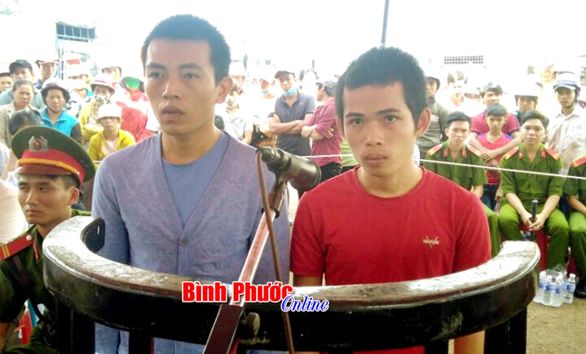 Giải quyết mâu thuẫn bằng dao, 2 thanh niên lãnh 11,5 năm tù