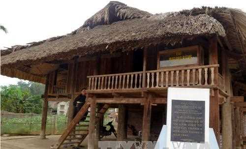 T&acirc;n Tr&agrave;o nhớ B&aacute;c