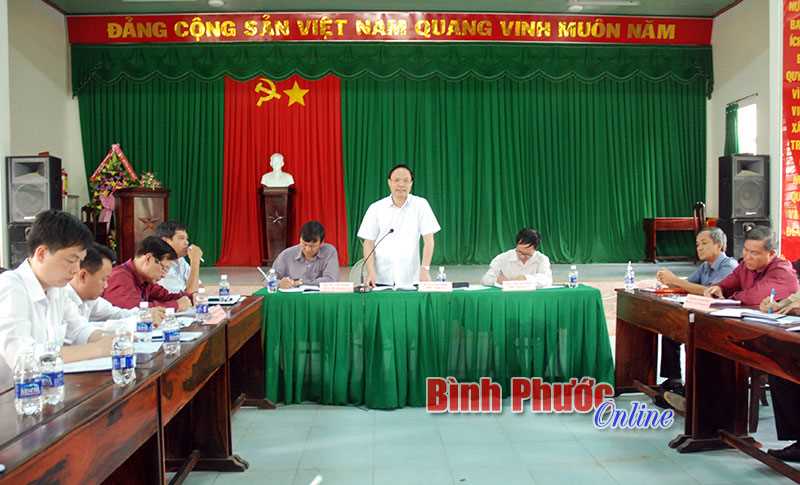 Tỉnh ủy khảo s&aacute;t, kiểm tra m&ocirc; h&igrave;nh b&iacute; thư đồng thời l&agrave; chủ tịch UBND x&atilde;, phường, thị trấn