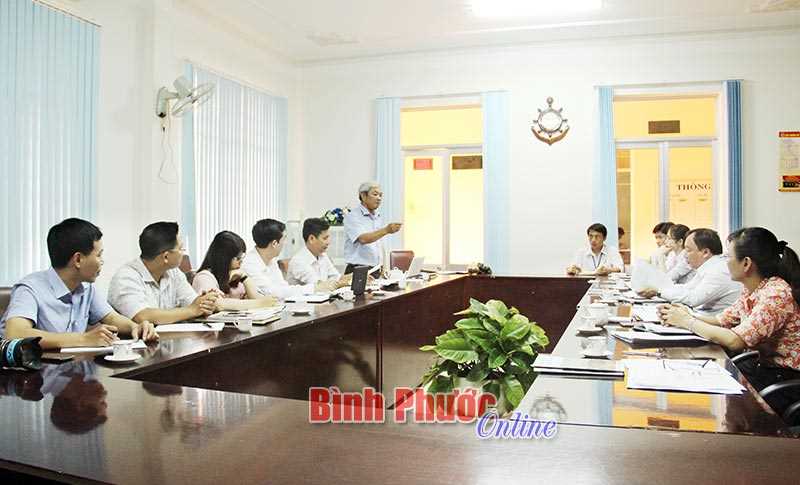 Tạp ch&iacute; Cộng sản l&agrave;m việc về hợp t&aacute;c th&ocirc;ng tin với tỉnh B&igrave;nh Phước