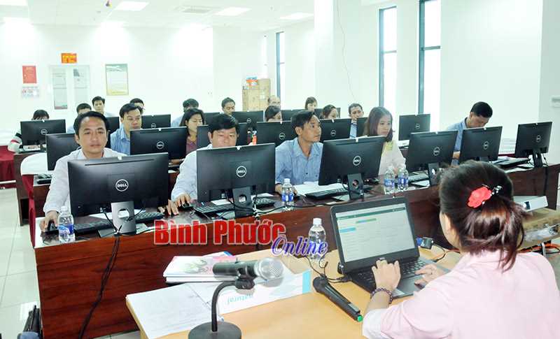Tập huấn sử dụng phần mềm một cửa điện tử tại Trung tâm Hành chính công