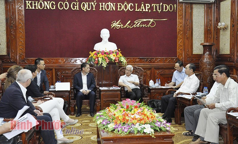 Th&ecirc;m một c&aacute;nh cửa mở ra với nh&agrave; n&ocirc;ng