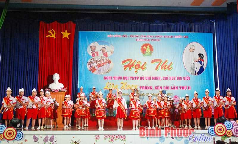 Thi nghi thức đội v&agrave; li&ecirc;n hoan trống k&egrave;n to&agrave;n tỉnh lần thứ II