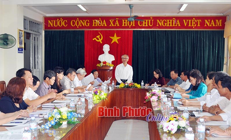Thường trực HĐND tỉnh gi&aacute;m s&aacute;t t&igrave;nh h&igrave;nh ph&aacute;t triển KT-XH tại Lộc Ninh