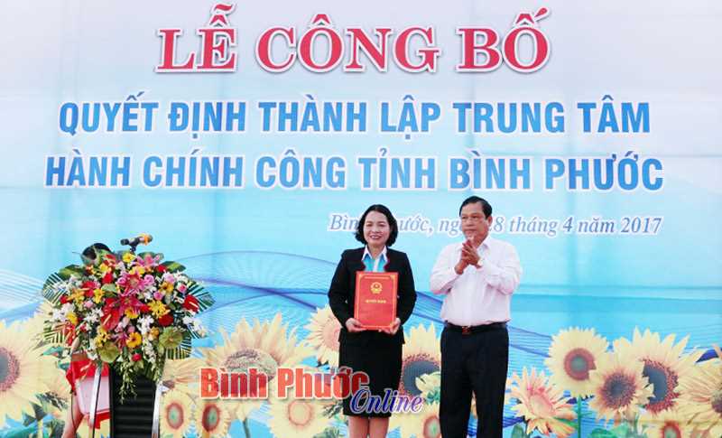 Hướng đến nền hành chính minh bạch, hiệu quả, văn minh, hiện đại