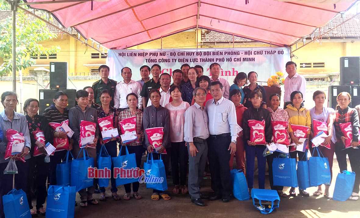 Hoạt động thiết thực “Nghĩa tình biên giới” ở Bù Gia Mập