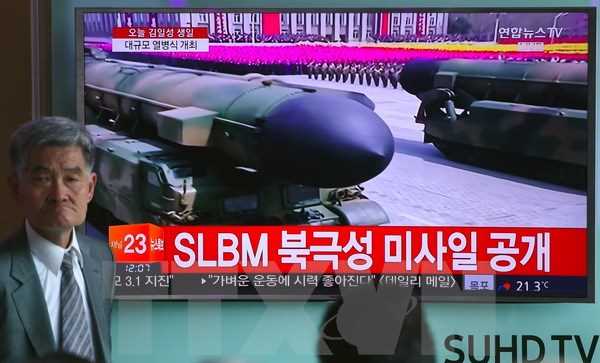 Hàn Quốc: Triều Tiên trình diễn tên lửa đạn đạo liên lục địa mới