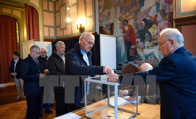 Bầu cử Tổng thống Pháp bắt đầu, EU "nín thở" lo ngại kịch bản Frexit