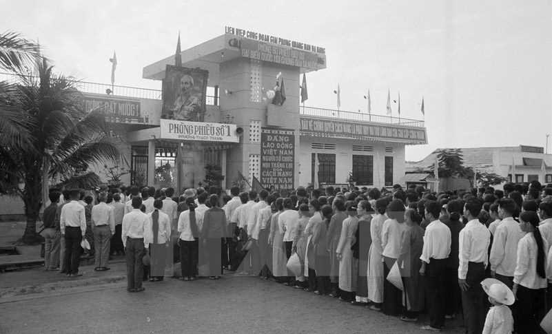 Những h&igrave;nh ảnh kh&oacute; qu&ecirc;n về ng&agrave;y Tổng tuyển cử bầu Quốc hội Việt Nam