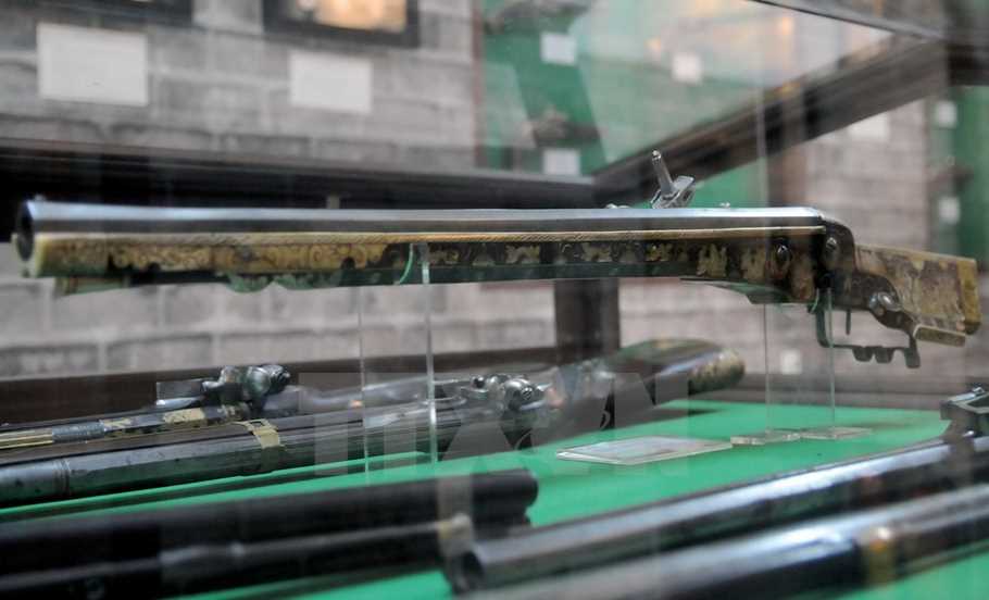 Độc đ&aacute;o bảo t&agrave;ng vũ kh&iacute; cổ tư nh&acirc;n lớn nhất Việt Nam