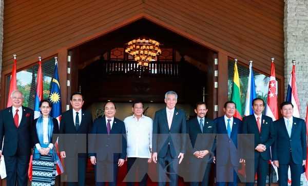 Thủ tướng Nguyễn Xu&acirc;n Ph&uacute;c kết th&uacute;c dự Hội nghị Cấp cao ASEAN