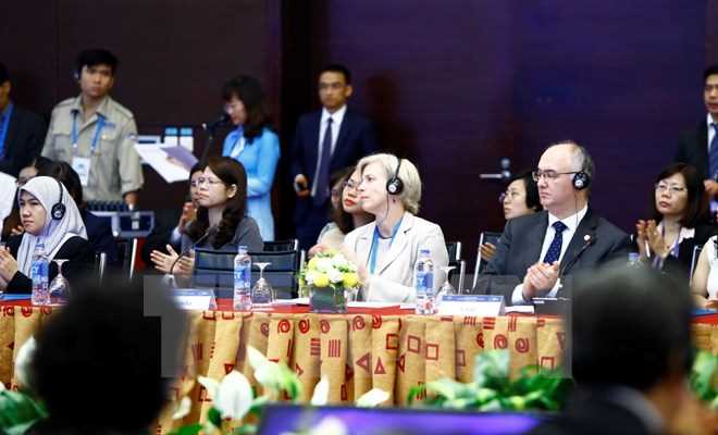 Đối thoại cấp cao về ph&aacute;t triển nh&acirc;n lực th&ocirc;ng qua tuy&ecirc;n bố chung