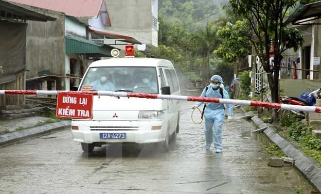 Giám sát chặt khách nhập cảnh vào Việt Nam để phòng cúm H7N9