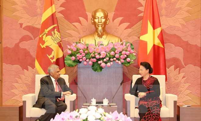 Chủ tịch Quốc hội Nguyễn Thị Kim Ng&acirc;n hội kiến Thủ tướng Sri Lanka