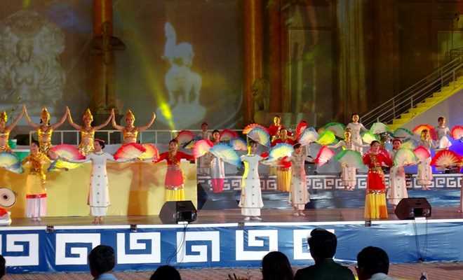 Festival Biển Nha Trang-Kh&aacute;nh H&ograve;a: H&ograve;a quyện truyền thống v&agrave; hiện đại