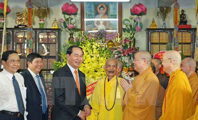 Chủ tịch nước Trần Đại Quang thăm Đại l&atilde;o H&ograve;a thượng Th&iacute;ch Phổ Tuệ