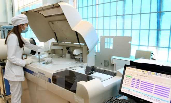 Ph&aacute;t hiện l&atilde;ng ph&iacute; khủng khiếp trong việc mua sắm thiết bị y tế