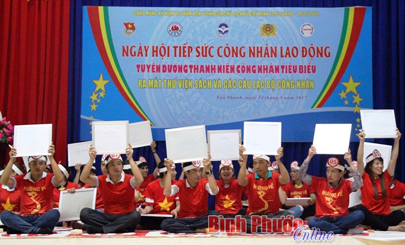 Sôi nổi ngày hội tiếp sức công nhân