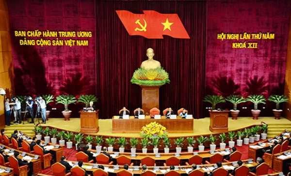 Ng&agrave;y l&agrave;m việc thứ ba (7-5): Trung ương xem x&eacute;t v&agrave; thi h&agrave;nh kỷ luật c&aacute;n bộ