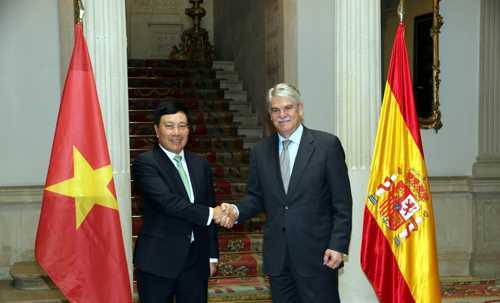 Ph&oacute; Thủ tướng Phạm B&igrave;nh Minh hội kiến Nh&agrave; vua, hội đ&agrave;m với Ngoại trưởng T&acirc;y Ban Nha