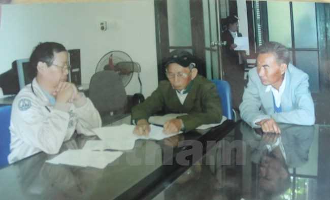 Hai &ocirc;ng l&atilde;o 80 tuổi chống tham nhũng: Đấu tranh kh&ocirc;ng v&igrave; được khen