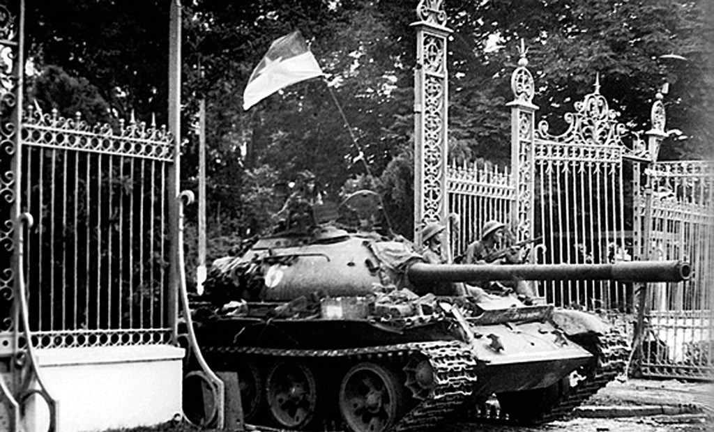 Nhớ những ng&agrave;y th&aacute;ng Tư năm ấy