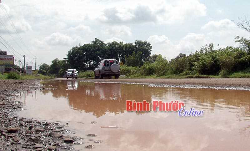 Mong đoạn đường ĐT759B sớm được sửa chữa