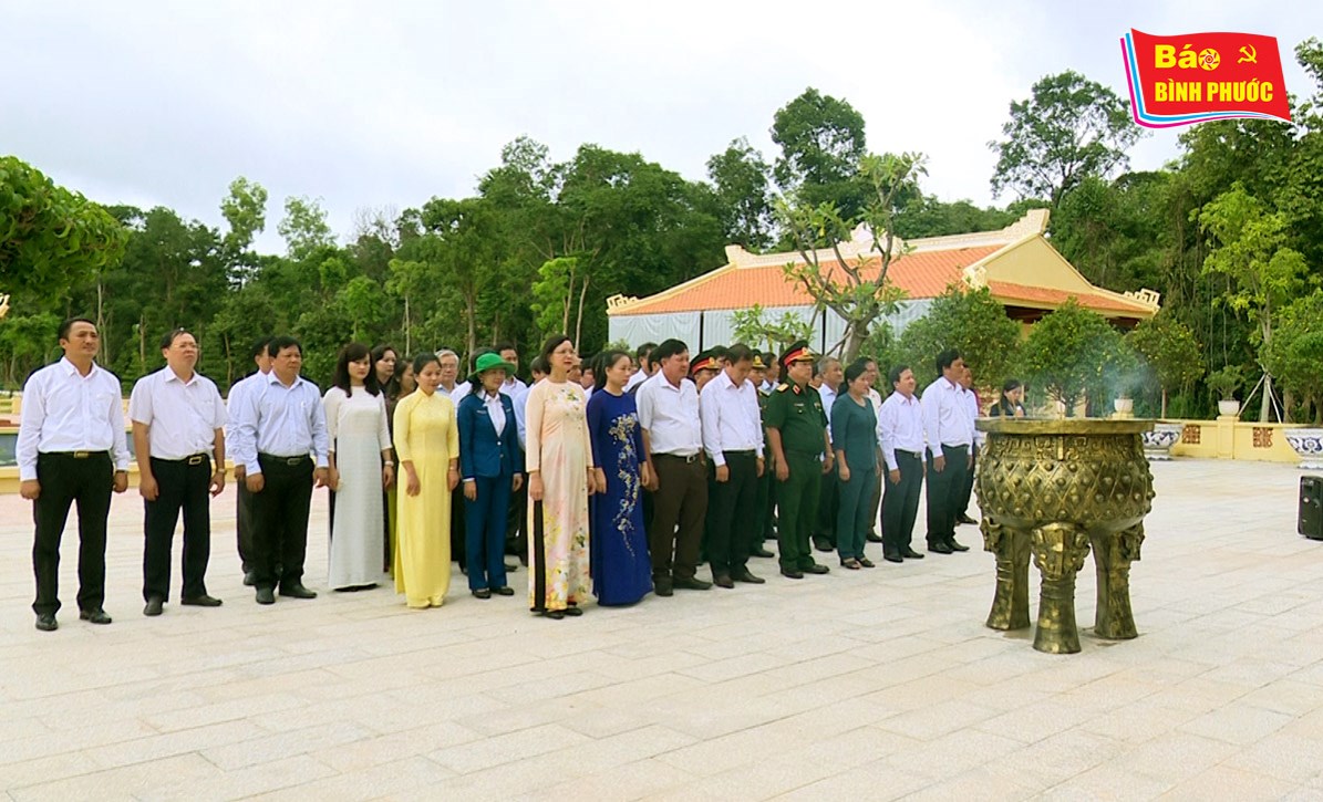 [Video] Lãnh đạo tỉnh dâng hương khu di tích Tà Thiết