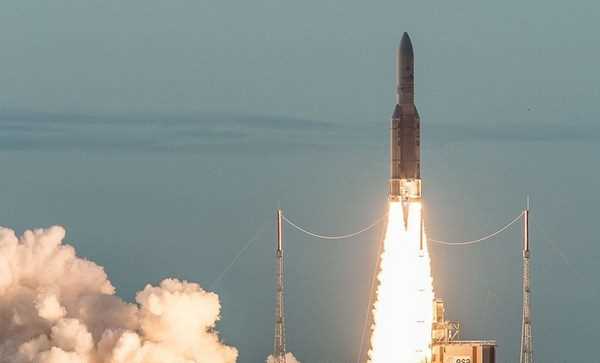 Pháp phóng thành công vệ tinh giám sát biến đổi khí hậu