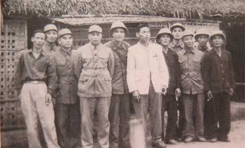 Bản chất, truyền thống c&aacute;ch mạng của Qu&acirc;n đội nh&acirc;n d&acirc;n Việt Nam