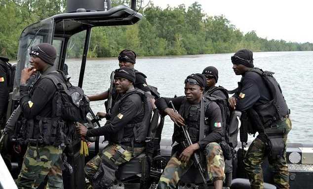 Lật tàu quân sự ở Cameroon, hàng chục binh sỹ mất tích