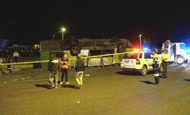 Tai nạn xe buýt trên đường cao tốc, hơn 40 người thương vong