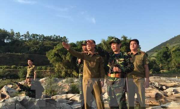 X&acirc;y dựng tuyến bi&ecirc;n giới Việt-L&agrave;o h&ograve;a b&igrave;nh, hữu nghị v&agrave; ph&aacute;t triển