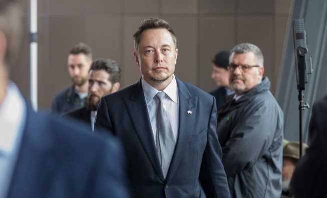 Tỷ phú Elon Musk tái cảnh báo về mối nguy hiểm của trí tuệ nhân tạo