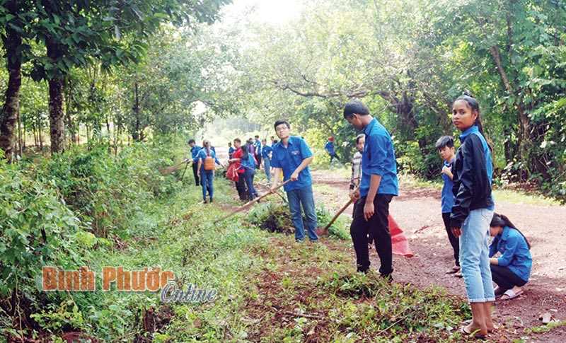 Nhiều hoạt động đoàn kết, tập hợp thanh niên DTTS