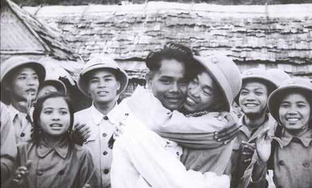 Qu&acirc;n t&igrave;nh nguyện Việt Nam - Khi m&aacute;u xương ho&agrave; quyện tr&ecirc;n mảnh đất L&agrave;o