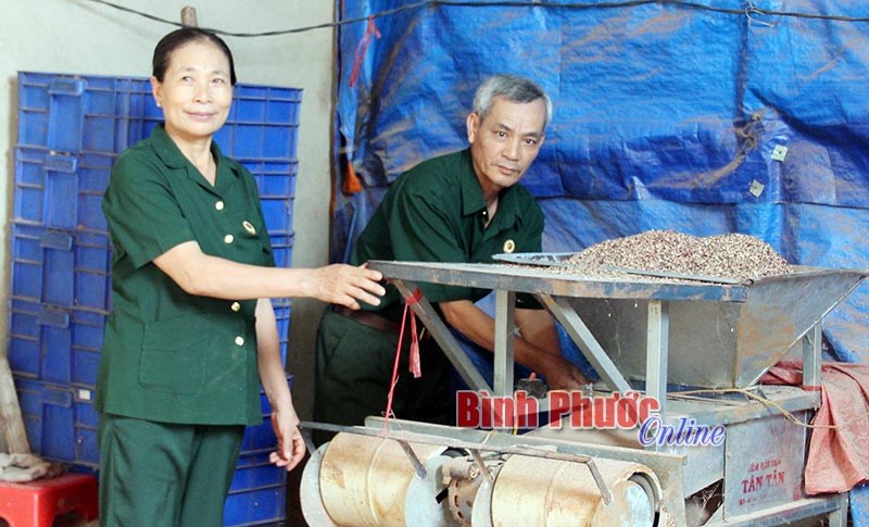 Ấm &aacute;p nghĩa t&igrave;nh đồng đội