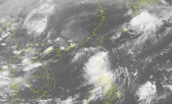 Biển Đông lại xuất hiện áp thấp nhiệt đới, Trung Bộ nắng nóng đến 10-9