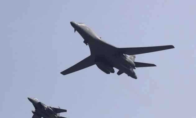 Hàn Quốc: Mỹ điều 2 máy bay ném bom tới bán đảo Triều Tiên