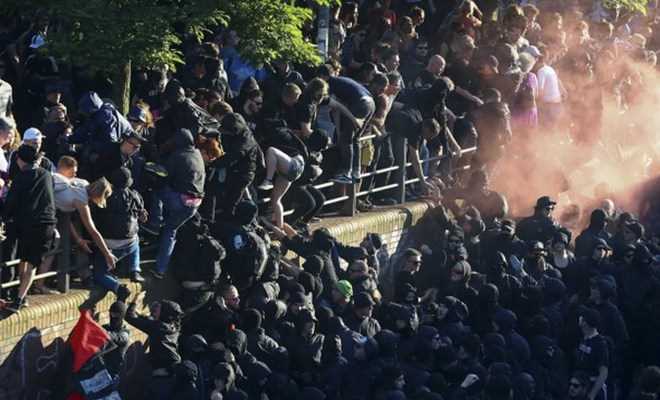 Biểu tình biến thành bạo lực trước thềm hội nghị G20 tại Đức