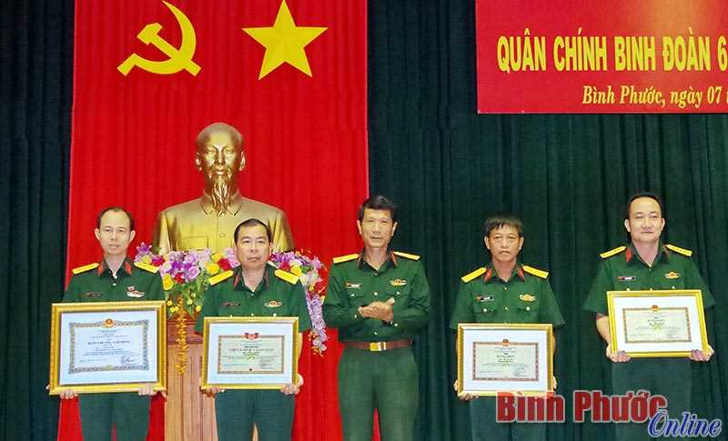 Binh đoàn 16 h&ocirc;̣i nghị qu&acirc;n chính