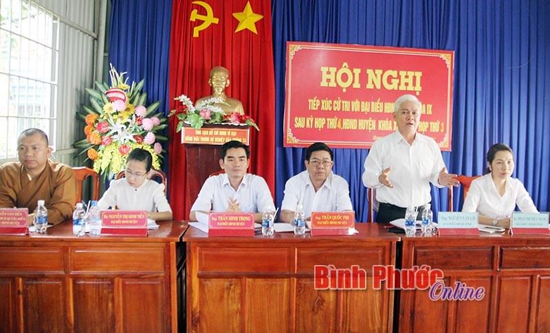 Đại biểu HĐND tỉnh tiếp x&uacute;c cử tri c&aacute;c huyện, thị x&atilde;