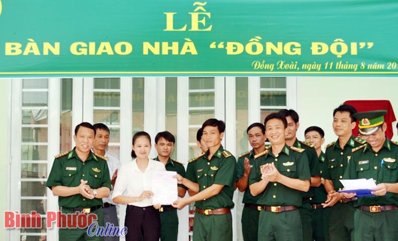 Bộ đội biên phòng tỉnh bàn giao nhà đồng đội