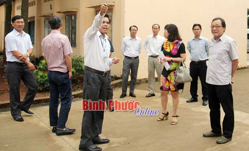 Vụ Quy hoạch - Kiến trúc kiểm tra tình hình xây dựng NTM tại Bình Phước