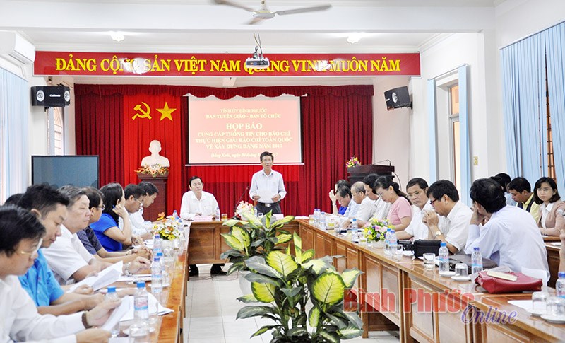 Họp b&aacute;o giải b&aacute;o ch&iacute; to&agrave;n quốc về x&acirc;y dựng Đảng