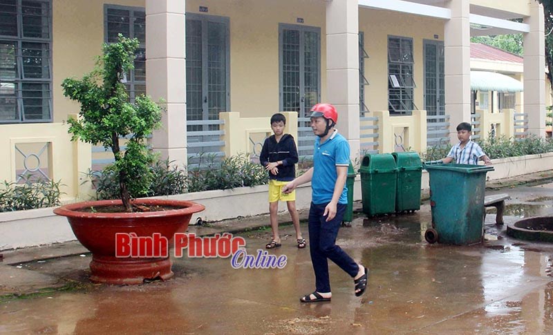 Bù Gia Mập gấp rút chuẩn bị trường, lớp đón năm học mới