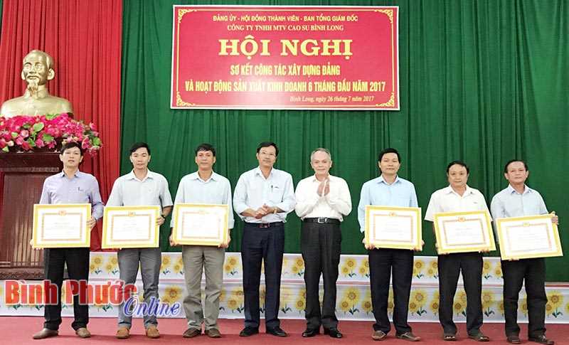 Cao su Bình Long: Lương bình quân 6 tháng đạt hơn 5,1 triệu đồng/người/tháng