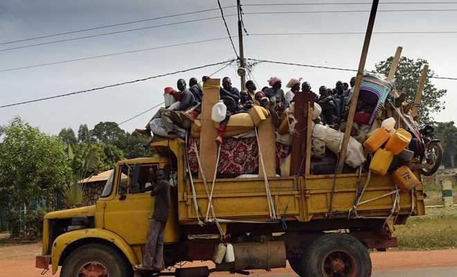 Gần 80 người thiệt mạng, 60 người bị thương trong vụ lật xe tải